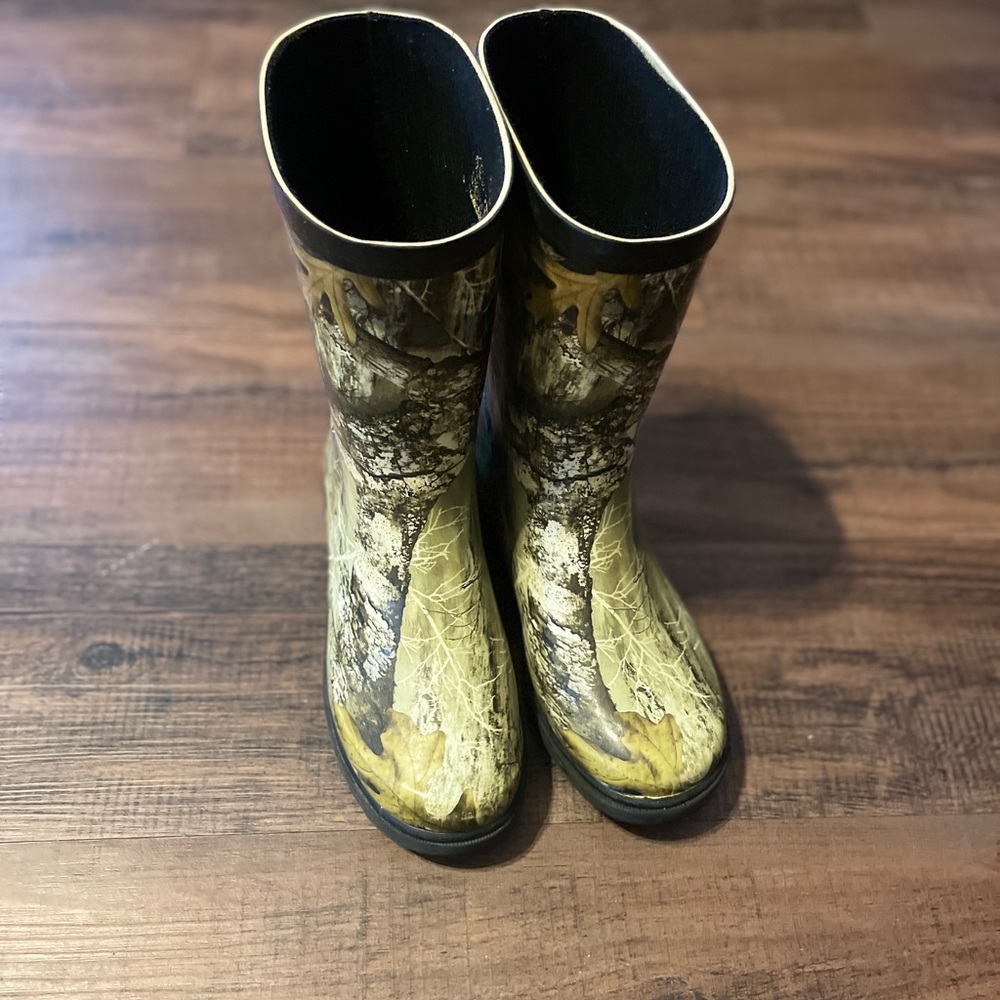 Boys Realtree edge rubber boots